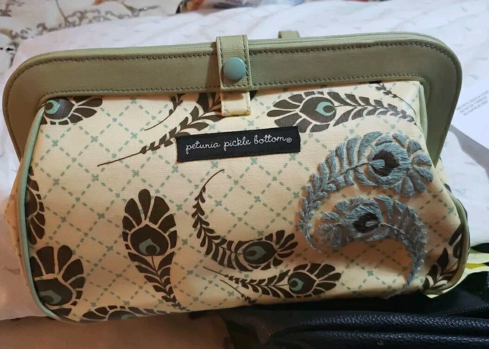 Bolso de mano Cross Town Petunia Pickle Bottom Foto 3 de 4