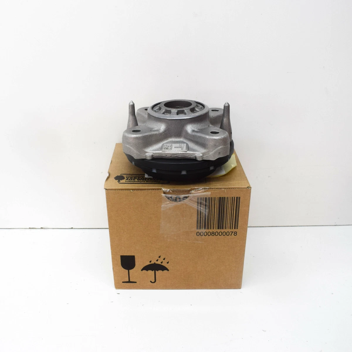 NEW BMW M4 COUPE G82 FRONT LEFT SHOCK ABSORBER BRACKET MOUNT 
