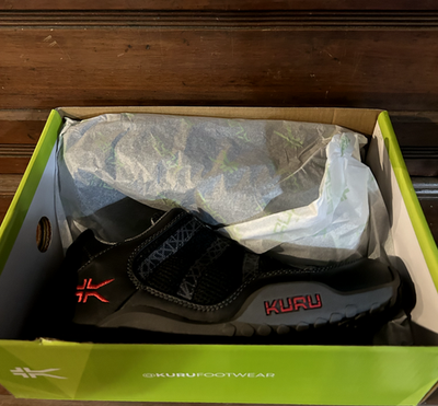 New w Box Kuru Chicane Jet Black Cardinal Red Low Hiking 