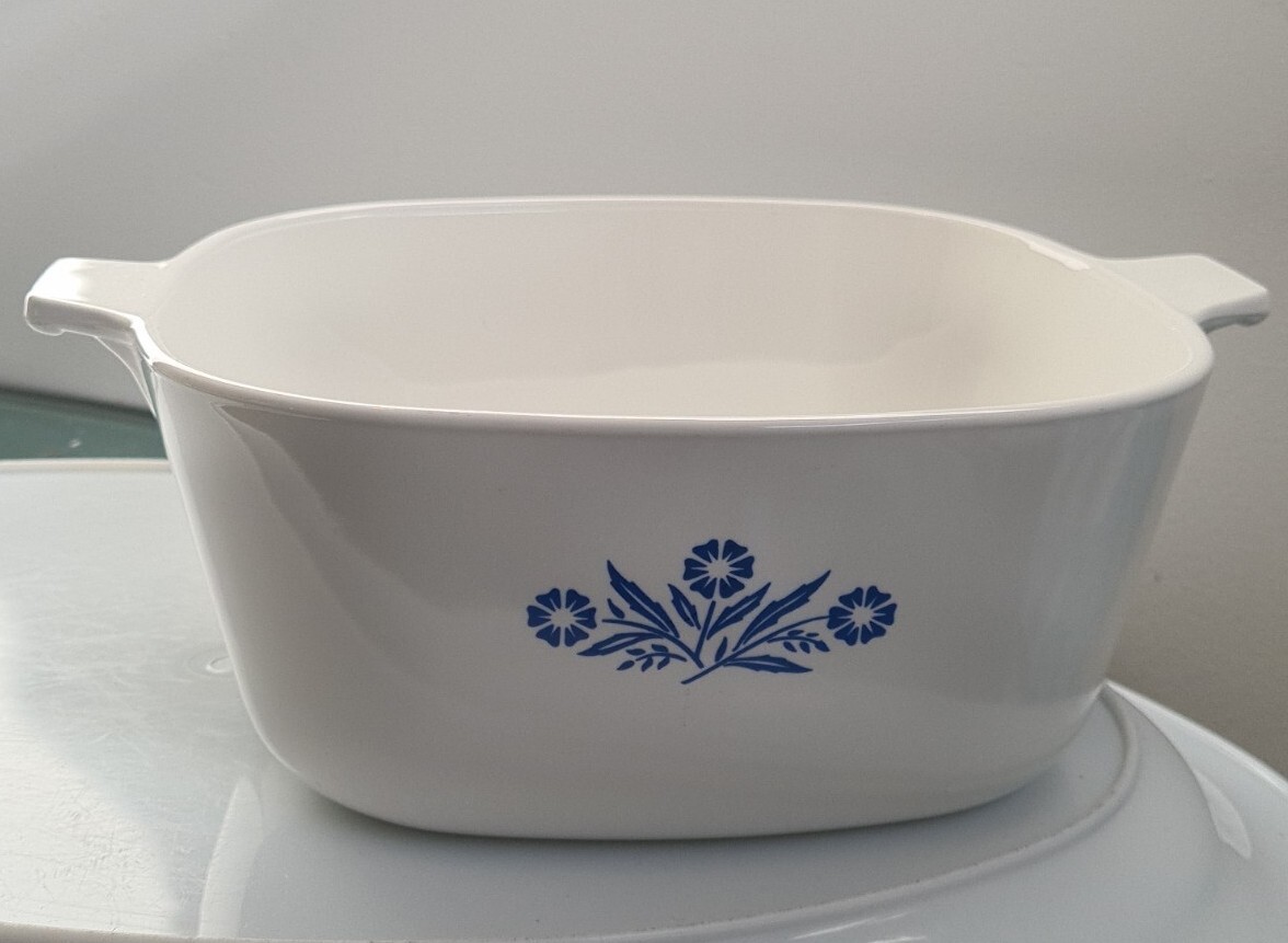 Vintage 70s Pyrosil Corning Ware Blue Cornflower Casserole Dish No