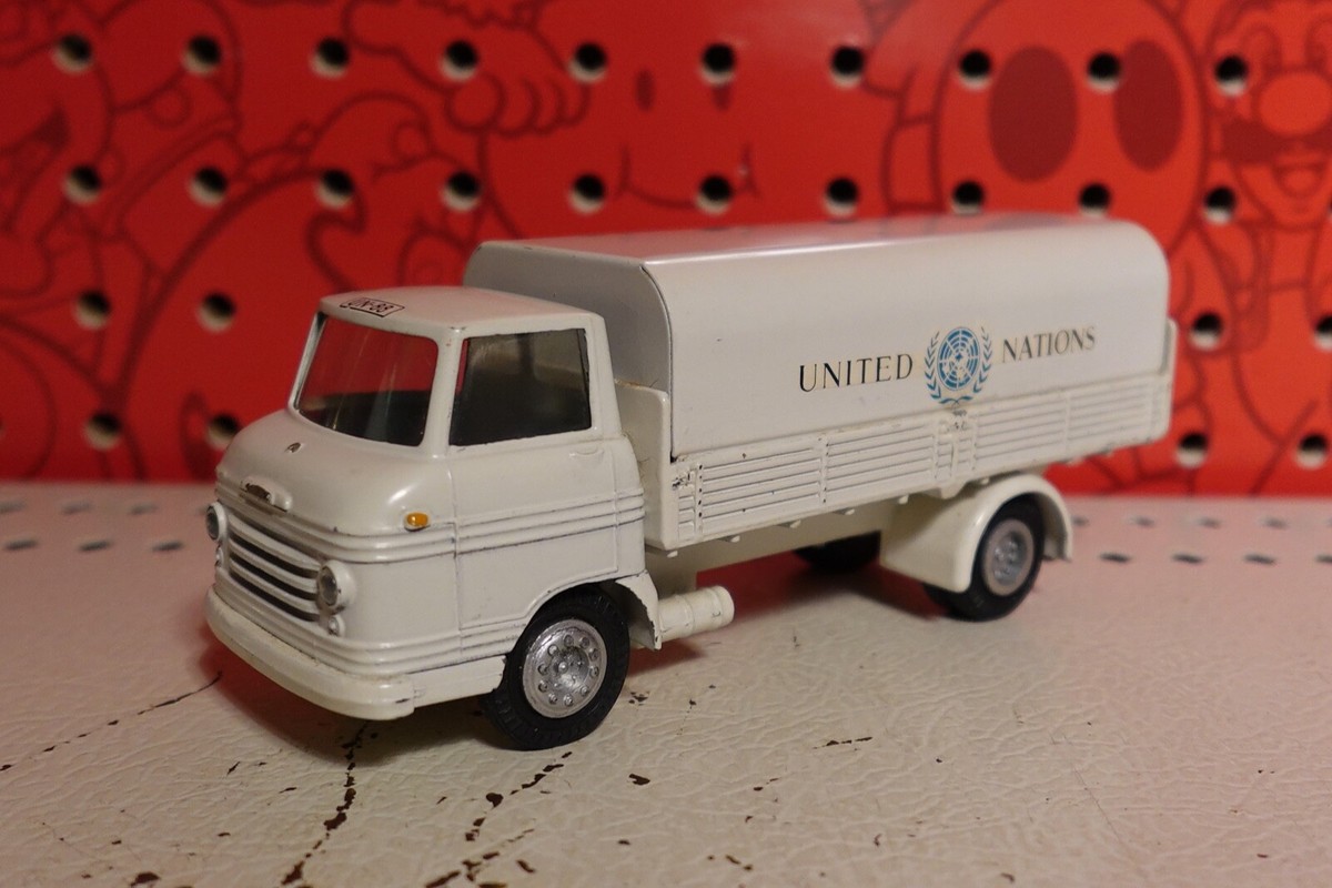 Tekno 1962 Volvo Express Covered Lorry truck UN. United Nations