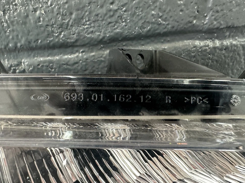 Luz antiniebla del lado derecho del pasajero Porsche 911 2012 2013 2014 2015 OEM Foto 4 de 4