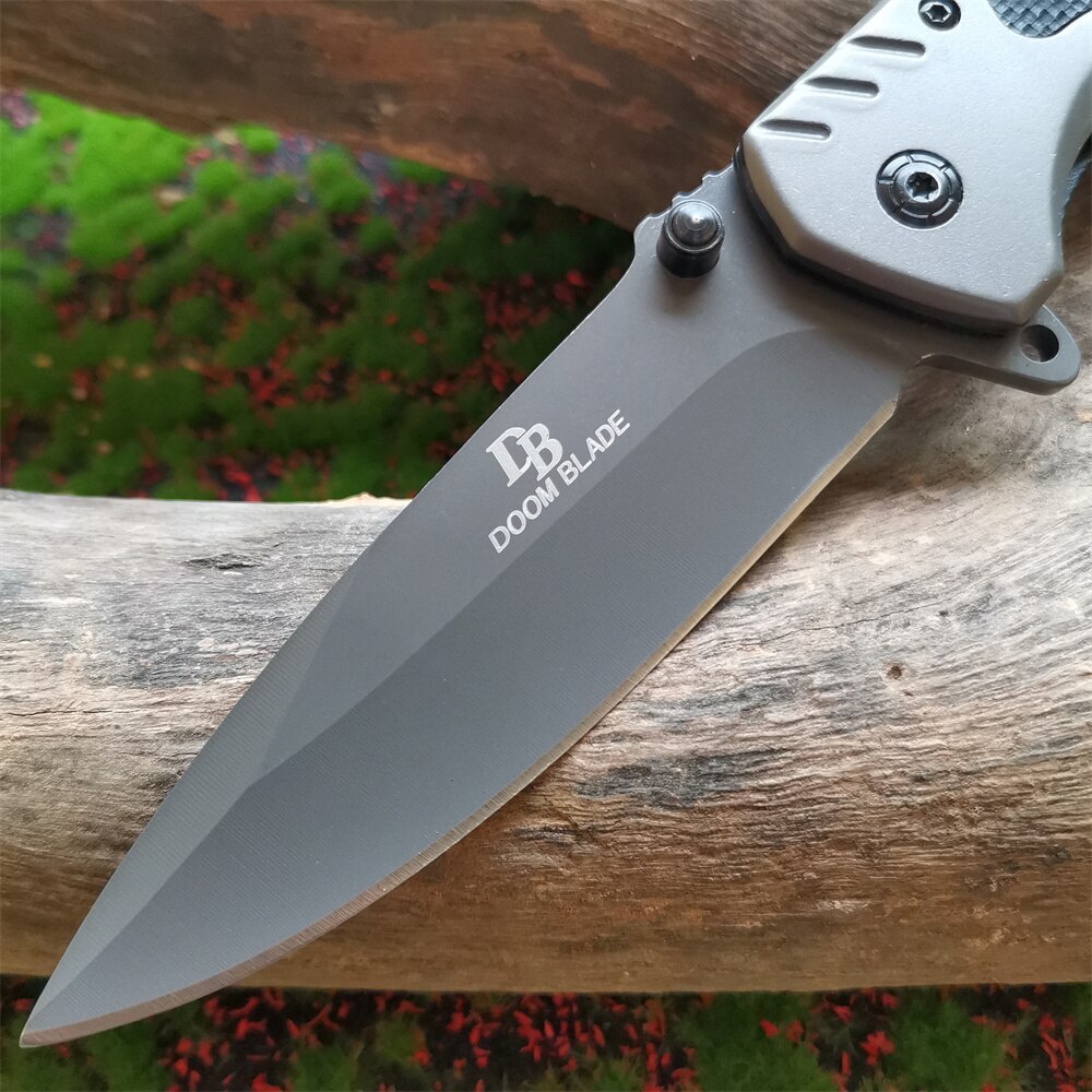 Multifunctional portable folding knife, suitable for combat defense equipment