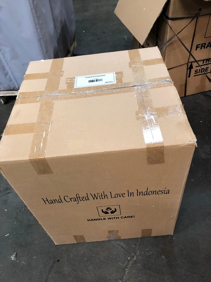 Mesa auxiliar Tessa central artesanal marrón 22" de caoba y ratán de NES Furniture  Foto 3 de 4