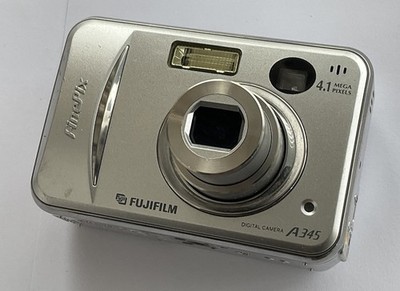 Fujifilm FinePix A345 4.1MP Digital Camera & 16MB xD Card Uses 2 AA Batteries