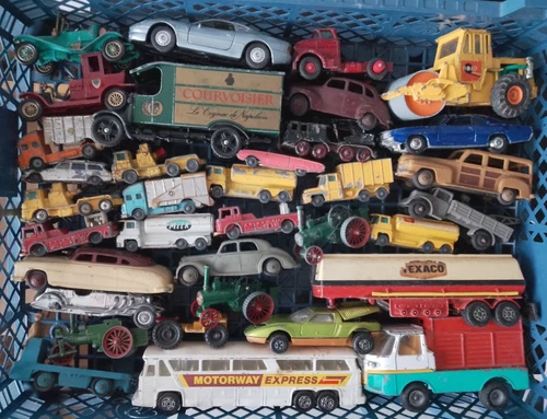 ORIGINAL VINTAGE DIECAST TOY JOB LOT DINKY CORGI & OTHER TOY CARS TRUCKS etc