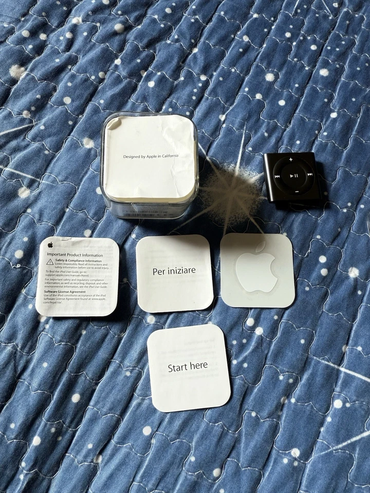 Apple iPod Shuffle 4a generazione 2GB NERO-BLACK Come Nuovo 4th A1373 MP3 - Immagine 3 di 4