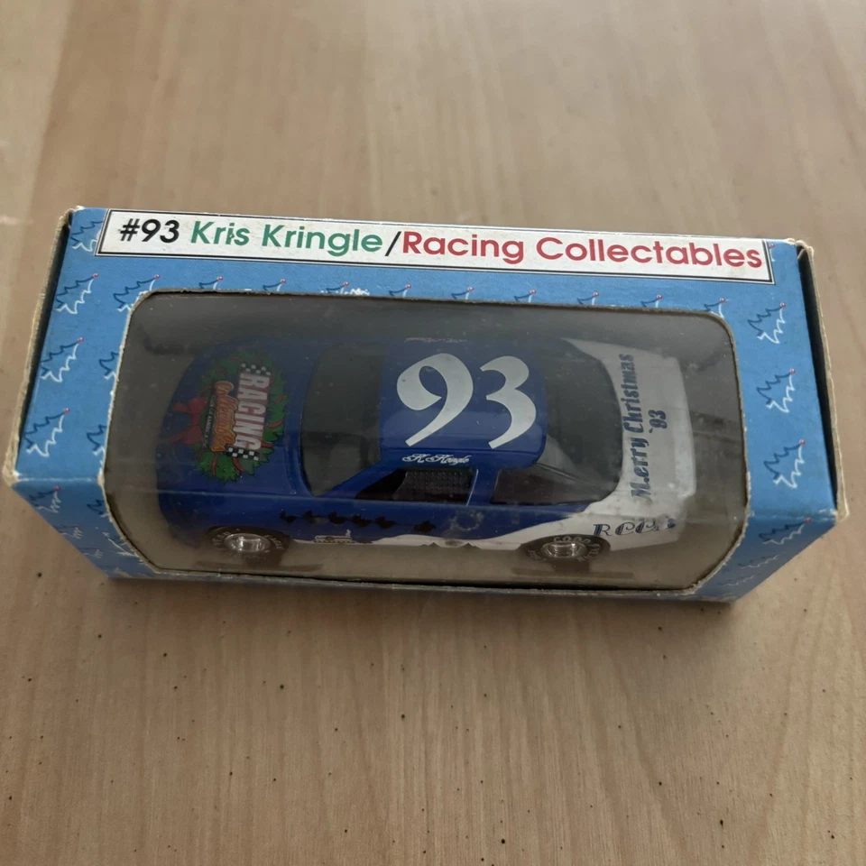 Kris Kringle #93 Feliz Natal 1993 Oldsmobile Cutlass Supreme RCCA 1:64 - Imagem 4 de 4