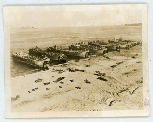 #  10 OLD WW2 MILITARY PHOTO BEACH LANDING SNAPSHOT