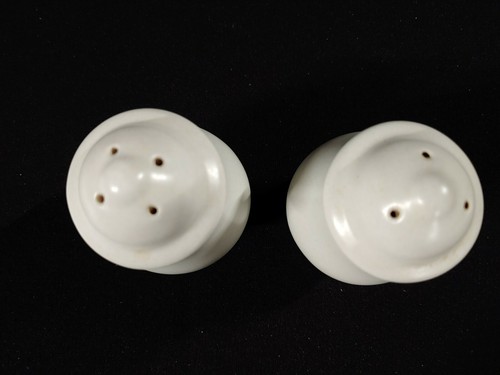 PFALTZGRAFF YORKTOWNE SALT & PEPPER SHAKERS - VINTAGE - Picture 5 of 7