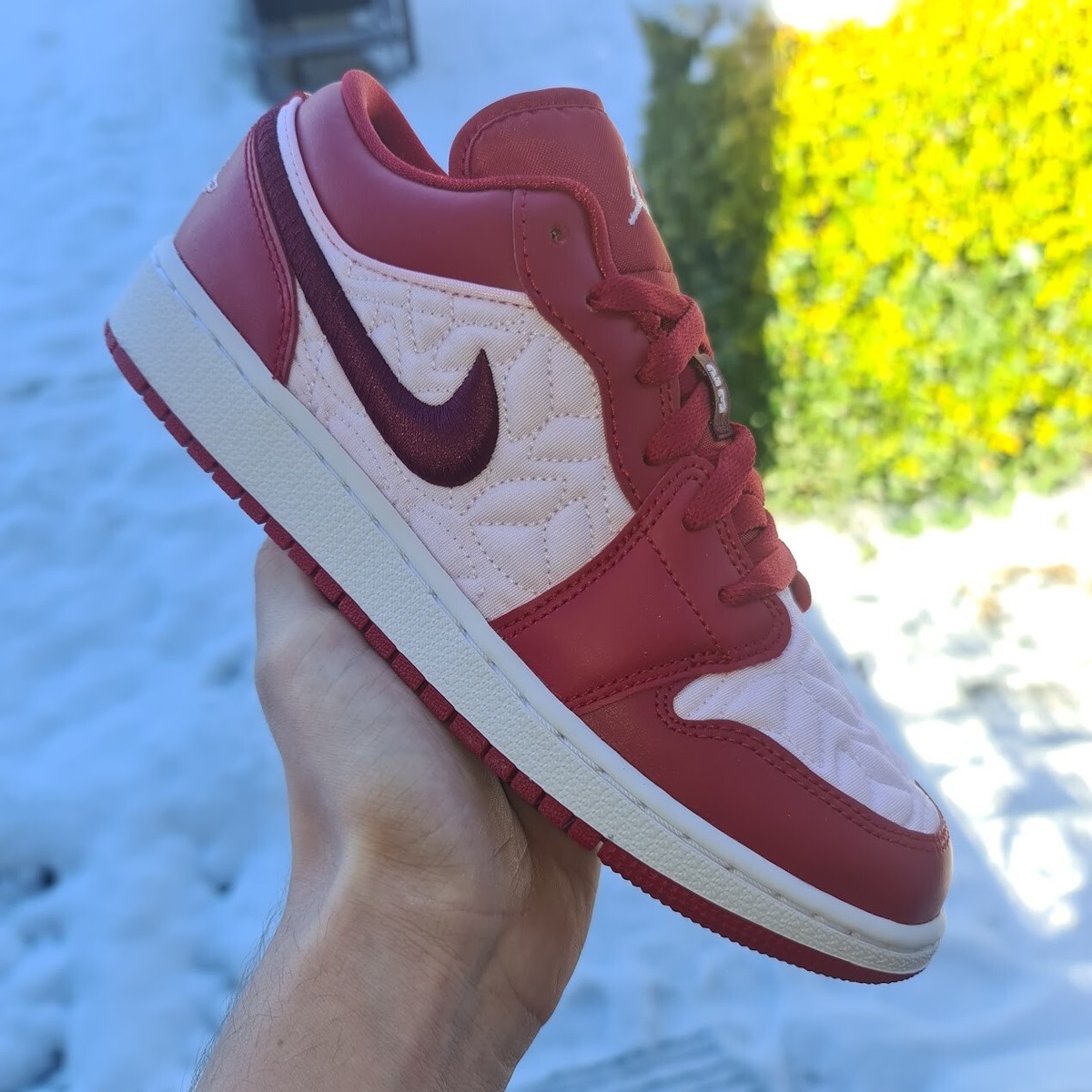 aj1 low red quilt