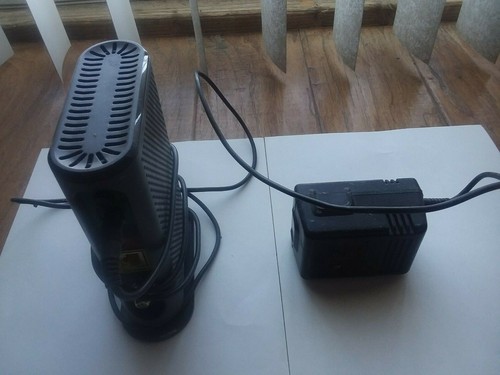 WAW MODEM MOTOROLA DOCSIS 3.0 BON FONCTIONNEMENT, BON ÉTAT - Photo 3/11