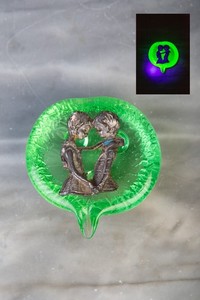 Mela Fermaporta Fermacarte  Vetro all'uranio Uranium Glass figura  in peltro