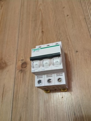 Schneider iC60H D 40 Amp ACTI9 Triple Pole MCB Type D, Neu SCHNELLER VERSAND 