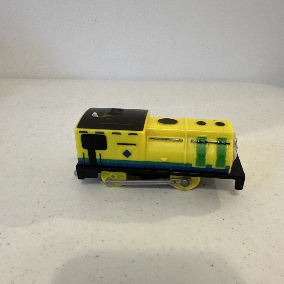 Thomas and Friends Raul Trackmaster Motorized Train Engine 2013 Tested and Works - Image 4 of 4
