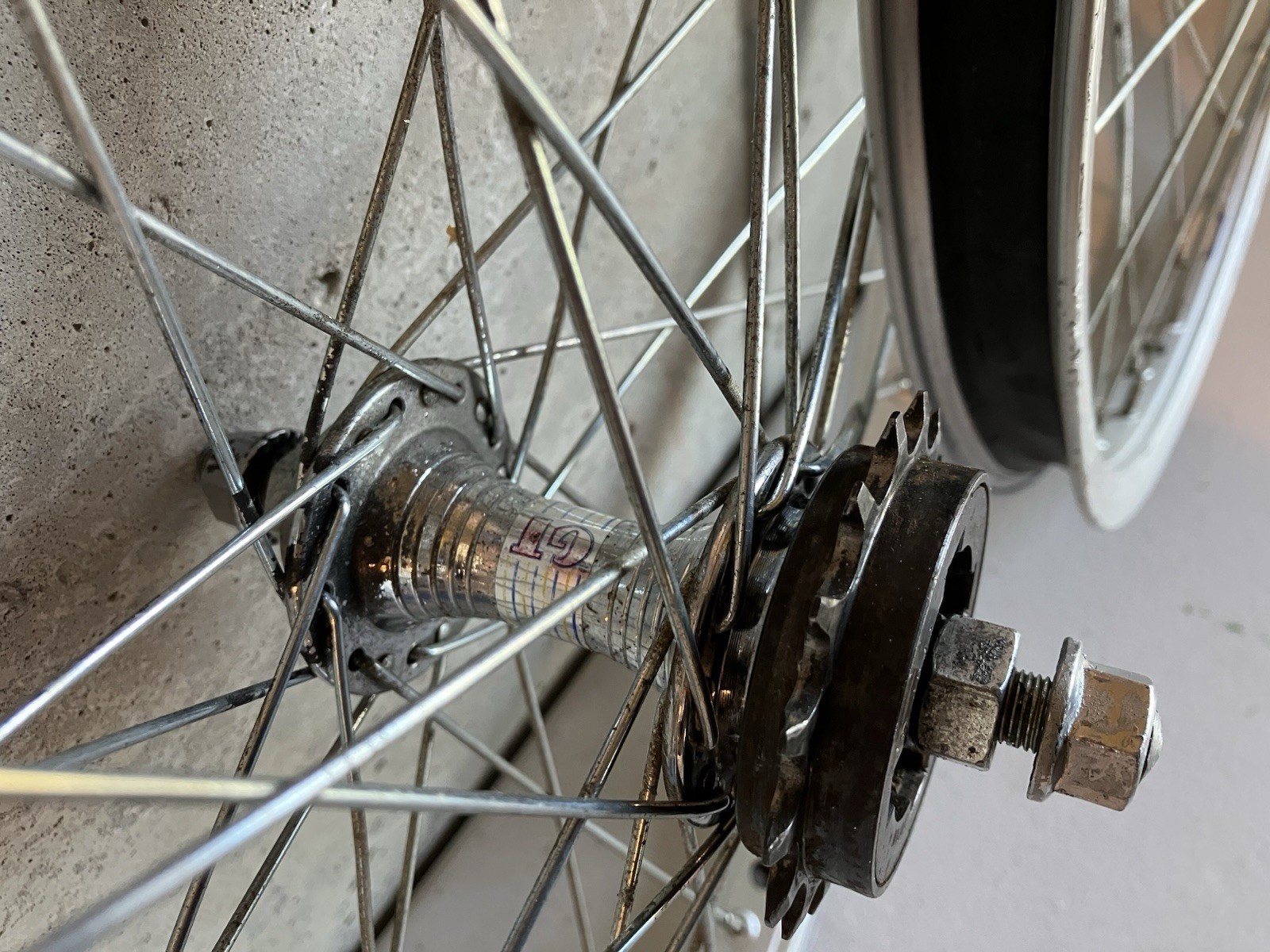 Vintage GT Race Lace Sealed Mechanism Hubs W- Araya 7X Old School BMX Rims