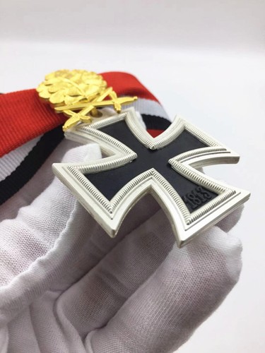 Medalla Combinada Cruz de Hierro Alemana Segunda Guerra Mundial 3 piezas de calidad superior con caja de insignia de hoja de roble - Imagen 5 de 5