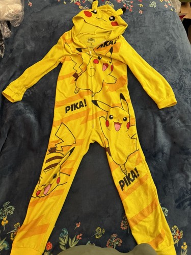 Pokemon Pikachu Hooded Pajamas PJ’s Kids Small Fleece Sleeper Gotta catch em all - Picture 4 of 6