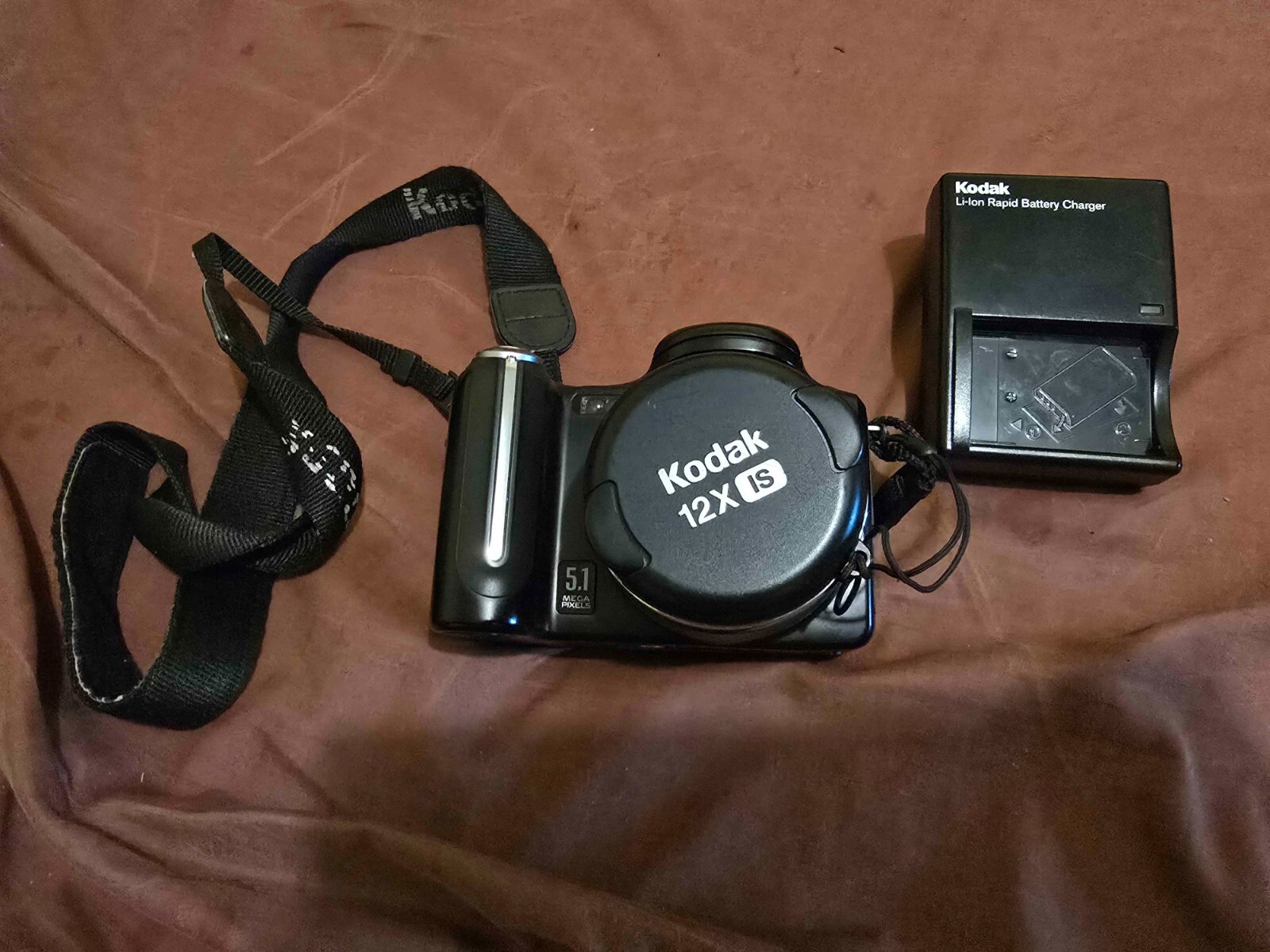 Kodak EasyShare P850 5.1MP Digital Camera - Black Tested & Working