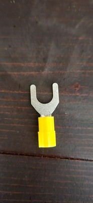 5 Packs Of 100 Spade Terminals KMN10-516F 12-10 AWG Yellow 5/16 Stud 105°C 600V