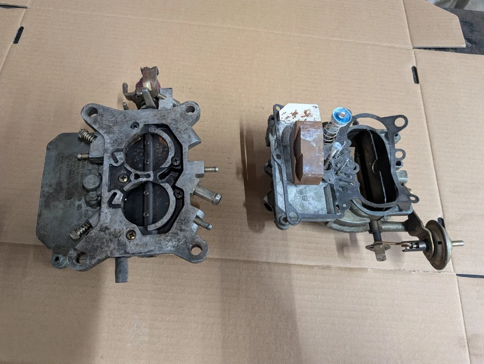 Carburador de dos barriles International Harvester Scout Holley 2210 Foto 4 de 4