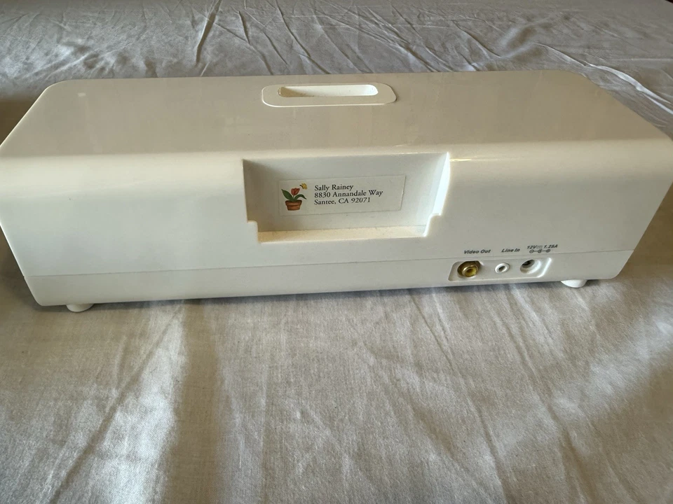 Base de altavoces Logitech Pure-Fi Express / Anywhere iPod con cable de alimentación y estuche Foto 4 de 4