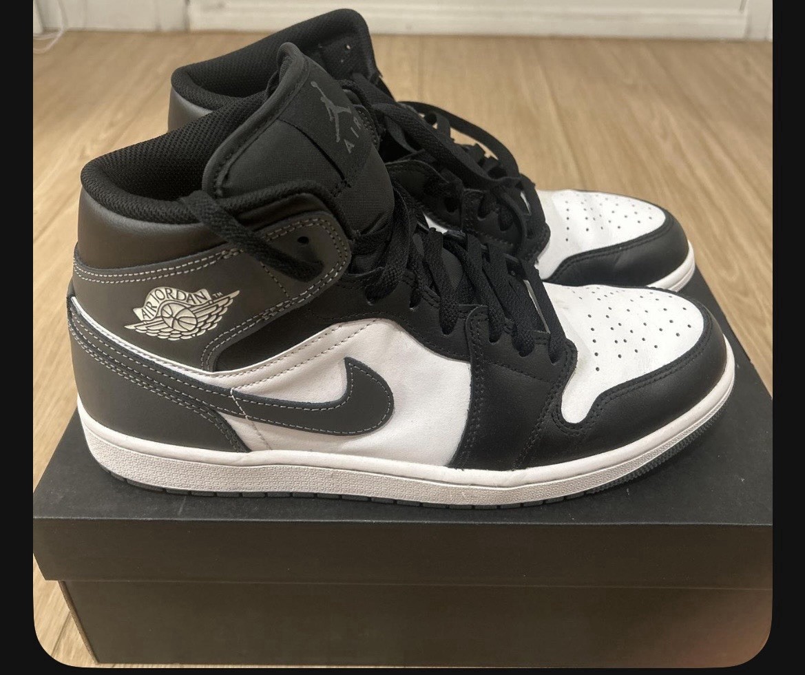 Air Jordan 1 Size 10.5 - image 1