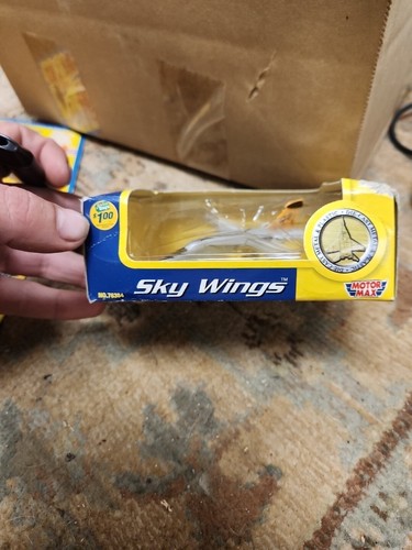 Motormax Sky Wings No.76384 Bomber Jet Diecast - Picture 5 of 6
