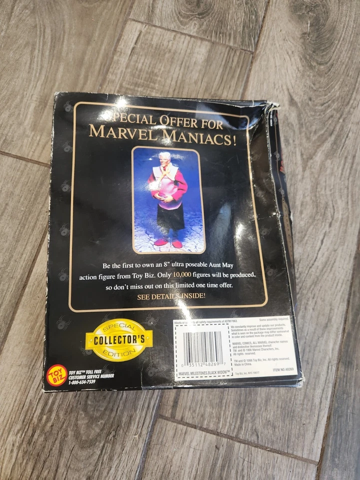 Clearance Marvel Famous Cover Series 8" F Black Widow Toy Biz 1997 Damaged Box - Image 3 of 4