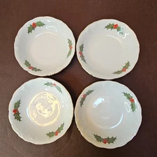 4 Royal Kent Christmas Holly 5 3/8” Fruit Dessert Bowls Gold Trim Poland