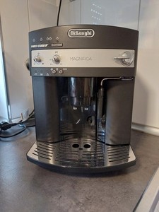 Kaffeevollautomat Delonghi Magnifica/ Kaffeemaschine