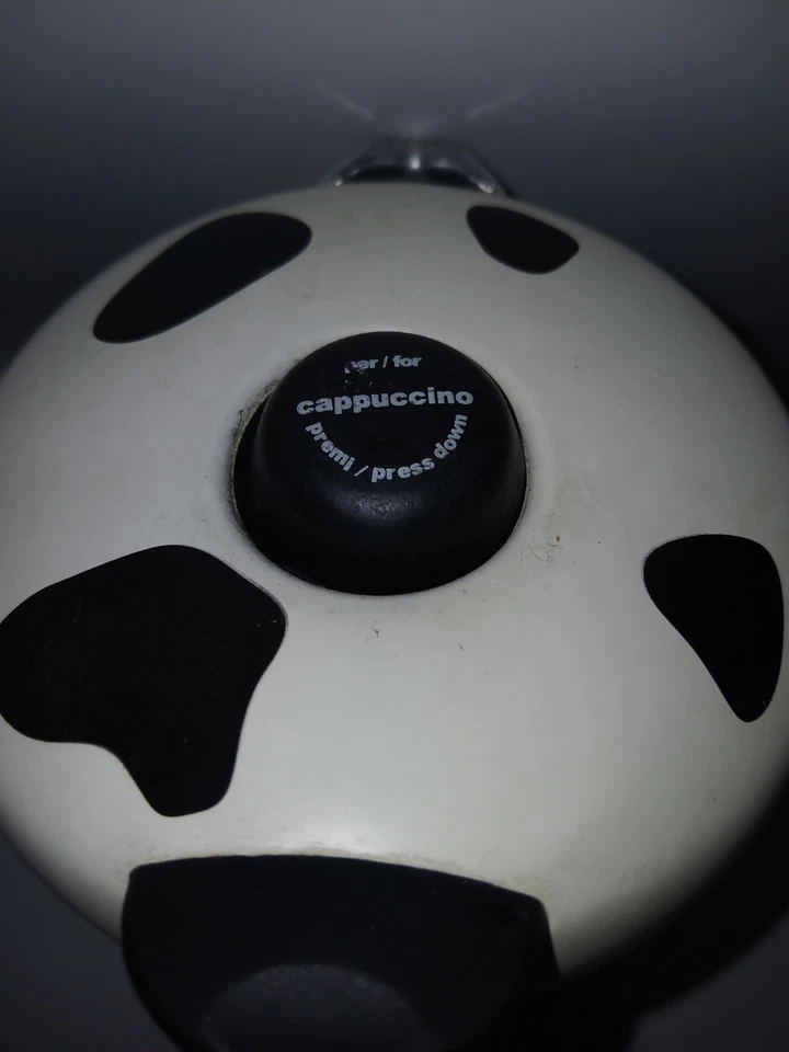 Fogão Bialetti Mukka Express 2 xícaras estampa de vaca máquina de cappuccino preto e branco - Imagem 2 de 4