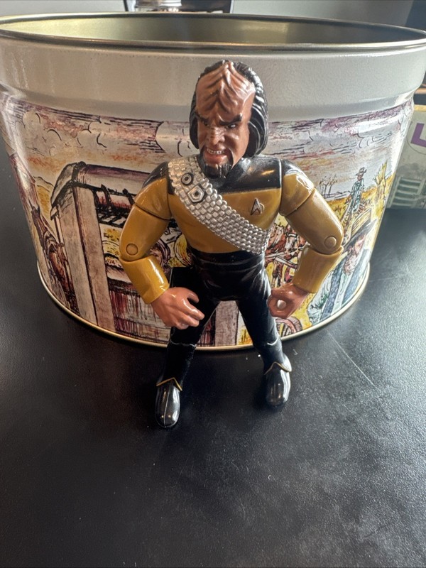 Star Trek The Next Generation Lieutenant Worf Figure Playmates 1992 Yellow Shirt