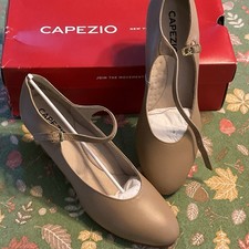 Capezio 2  Student Footlight Character Dance Shoes Women Caramel Tan size 7M NIB