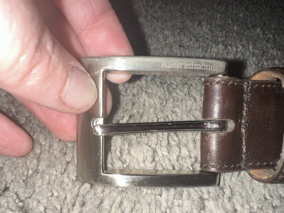 Cinturón de vestir Allen Edmonds AMPLIO BÁSICO para hombre #39507 talla 38 marrón EE. UU. hebilla plateada Foto 2 de 4