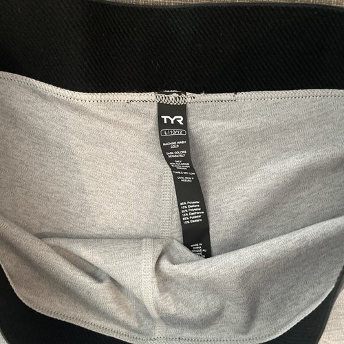 Tyr Base Kinetic Damen High-Rise 2" Shorts hellgrau Large NEU - Bild 2 von 5