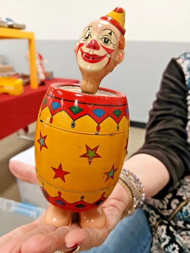 SCARCE CIRCA 1935 CHEIN  CLOWN IN A BARREL WIND UP TIN TOY.