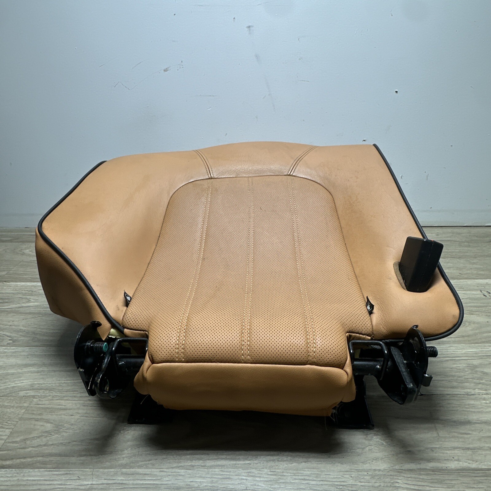 09-13 Maserati Quattroporte M139 Rear Left Lower Bottom Seat Cushion W/ Rail