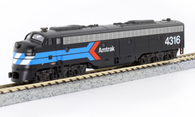 Kato 176-1971 N Amtrak E8A ''Day One'' Pairs with ''Rainbow Era'' Passenger Set 4316