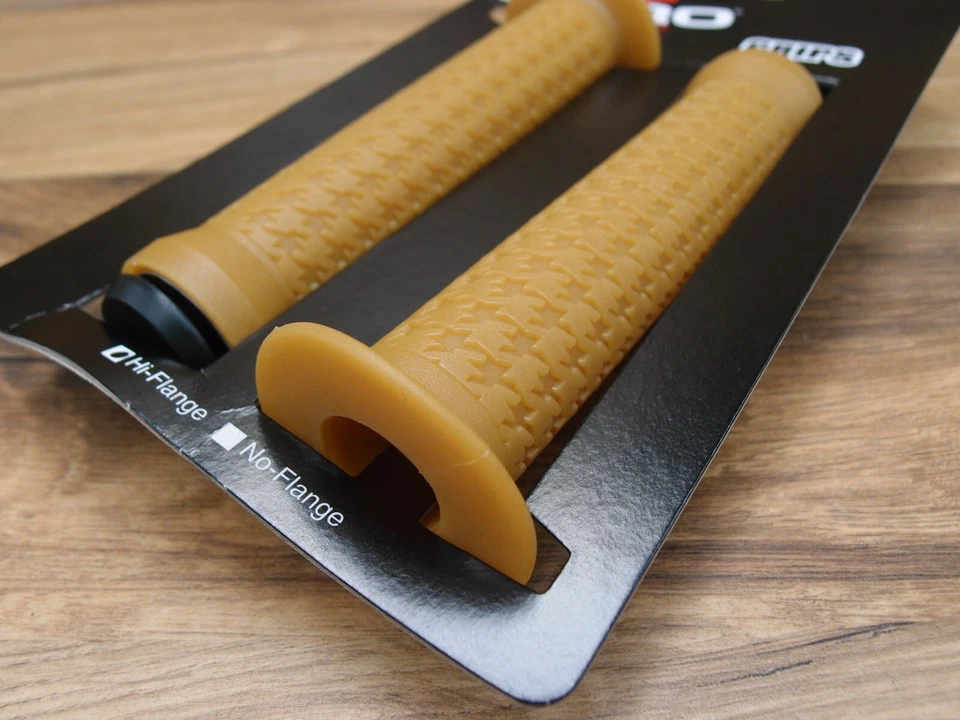 Empuñaduras de manillar BMX 1997 HARO empuñaduras de brida alta Haro Stitch Gum miel Foto 3 de 4