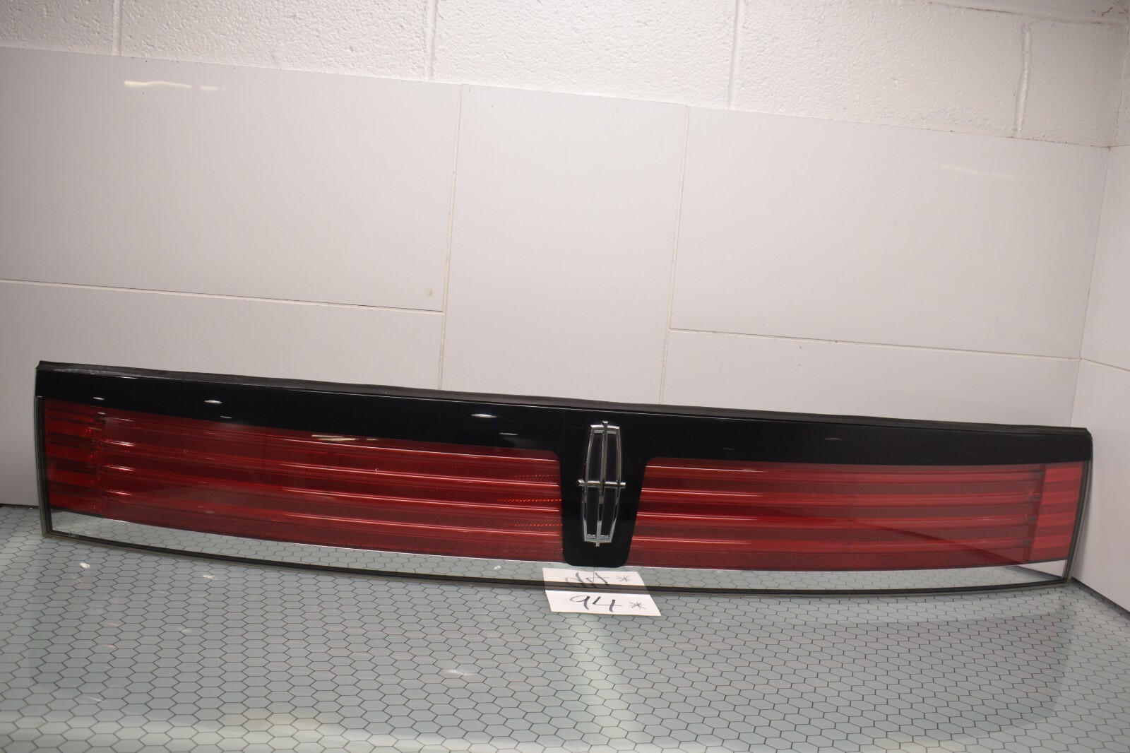 07 08 09 10 Lincoln MKX Rear Used LED Trunk Camera Center Lid #94