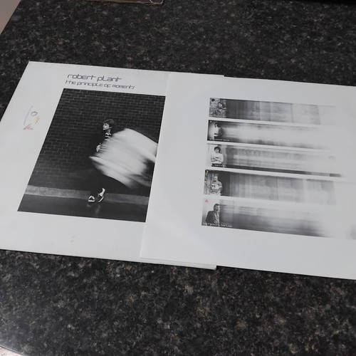 Robert Plant the Principle of Moments 1983 LP Vinyl Great Condition Original - Picture 2 of 8