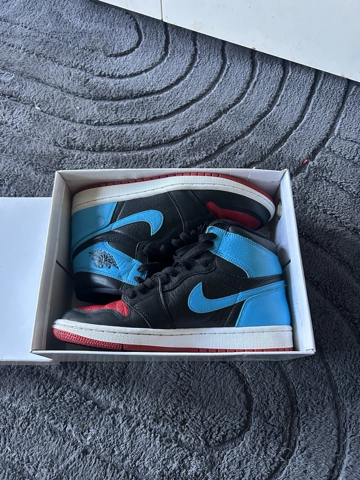 Nike Air Jordan 1, photo 2 of 5