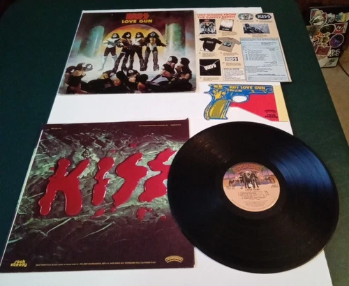 KISS LOVE GUN Vinyl LP 1977 NBLP 7057-7.98 Casablanca w/Gun Merch Sheet Insert
