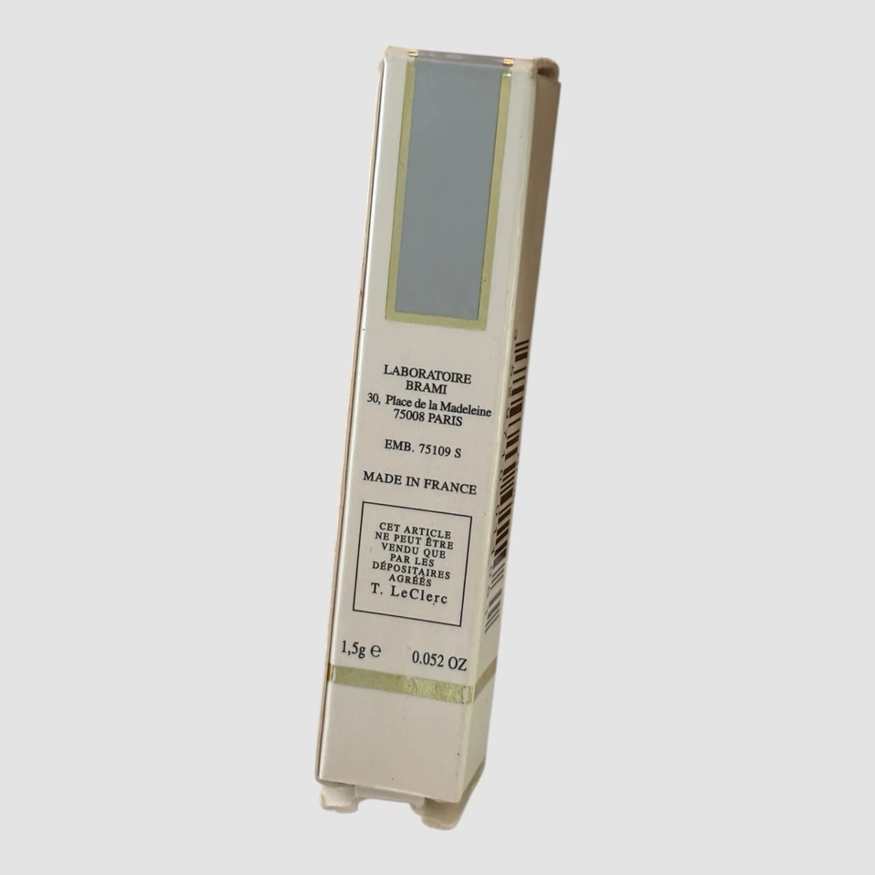 Lápiz labial mate de larga duración T.LeClerc Rouge à Lèvres Poudré, tono: 06 Troublant Foto 4 de 4