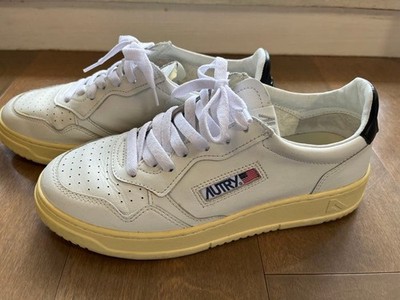 Autry Medalist Sneakers Men 8 US Off-White/Black Low Cut Vintage Condition