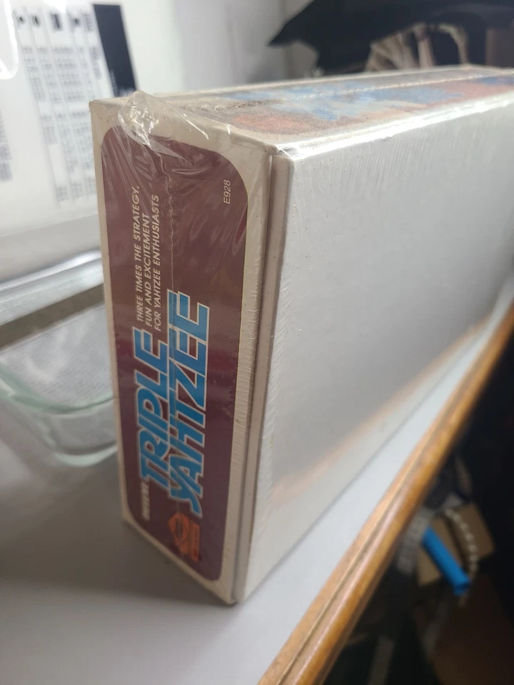 Vintage Deluxe Triple Yahtzee 1978 Dice Game 100% Complete by E.S Lowe Sealed - Image 4 of 4