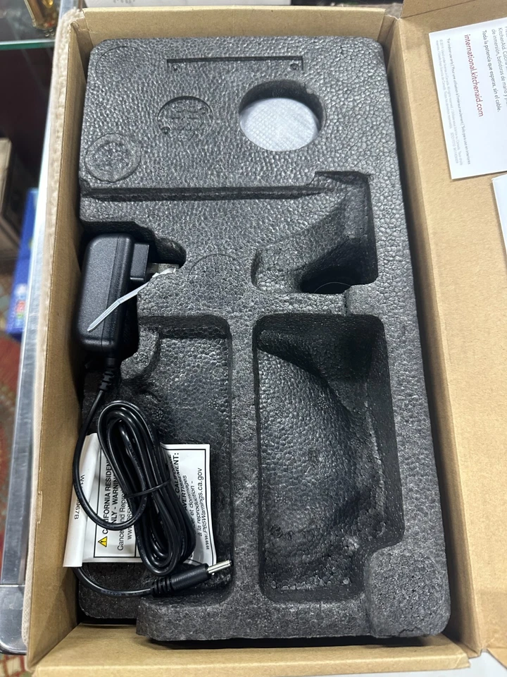 Picadora de alimentos inalámbrica KitchenAid de 5 tazas, KFCB529QOB ónix negra Foto 2 de 4