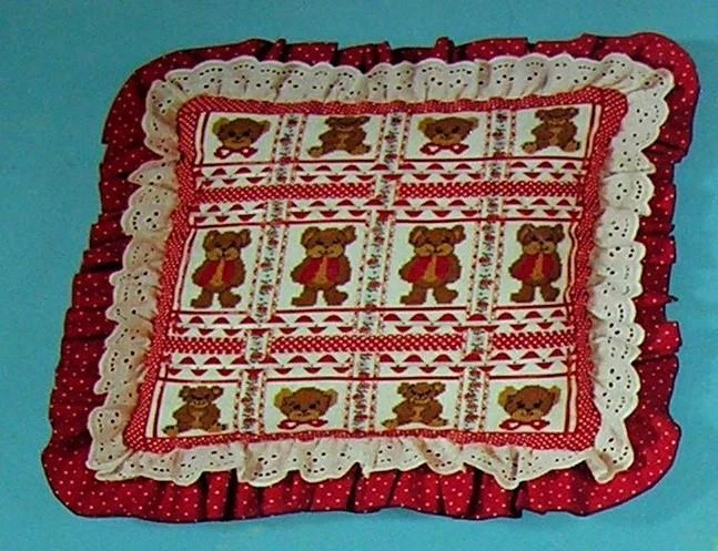 VTG 1983 CRAFT HOW TO BOOKLET - RIBBONS & LACE COUNTED CROSS STITCH PILLOWS - Image 4 of 4