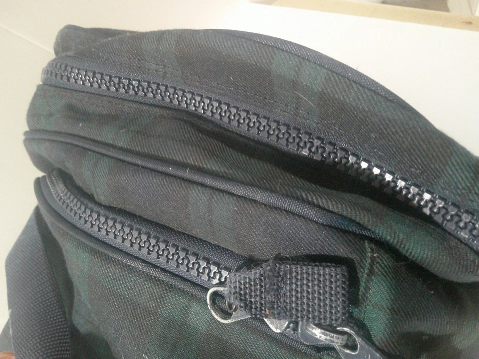 Bolso de Lona Tommy Hilfiger Verde a Cuadros Logo Laurel Parte Inferior Firme Foto 3 de 4